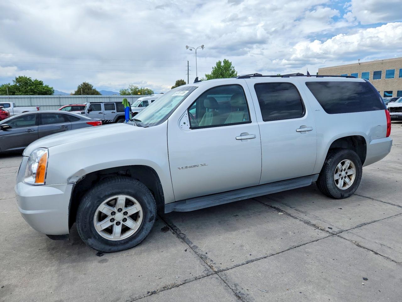Salvage GMC Yukon Image