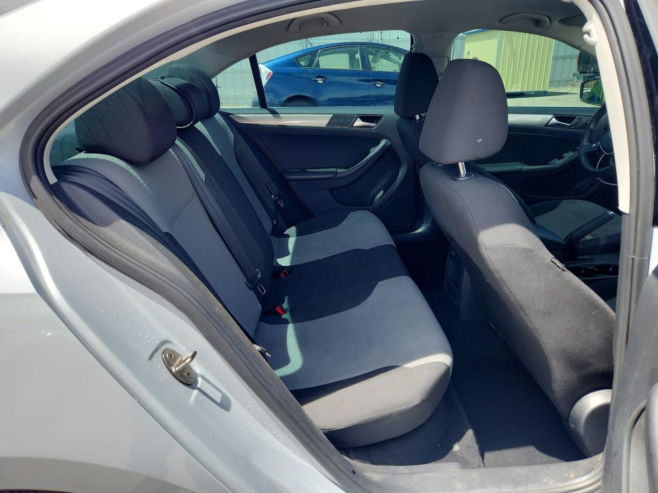 Volkswagen Jetta S