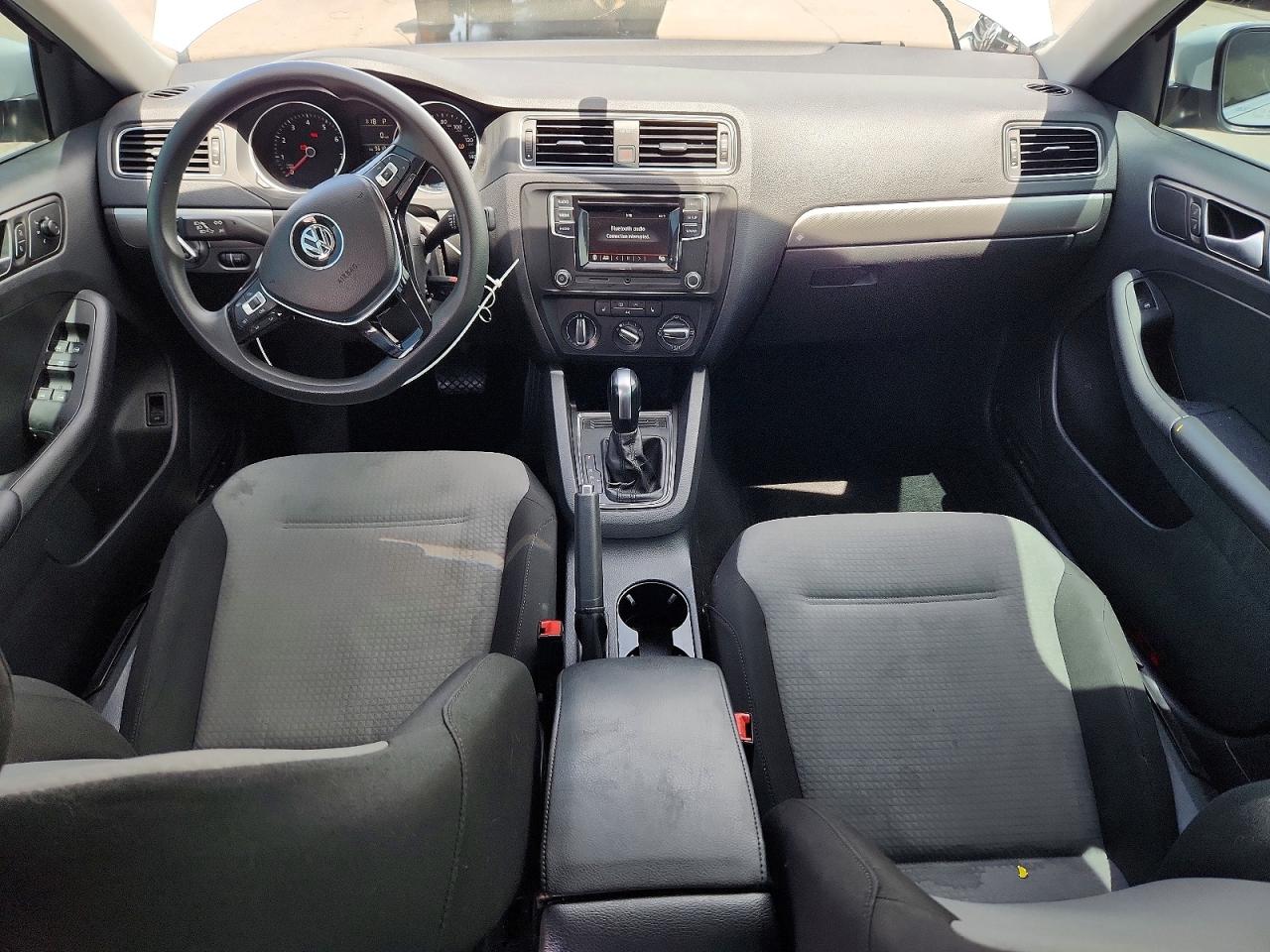 Volkswagen Jetta S