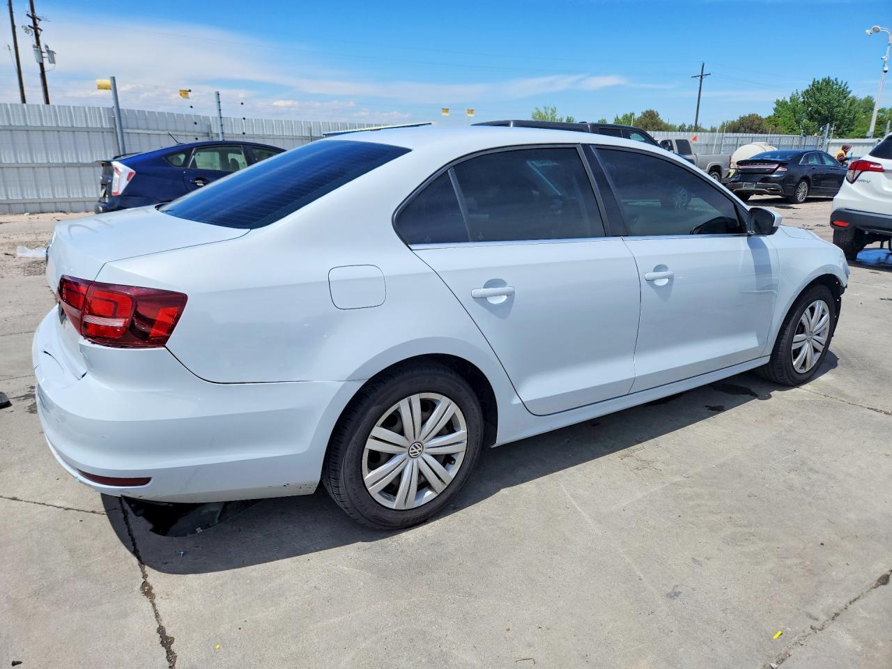 Volkswagen Jetta S