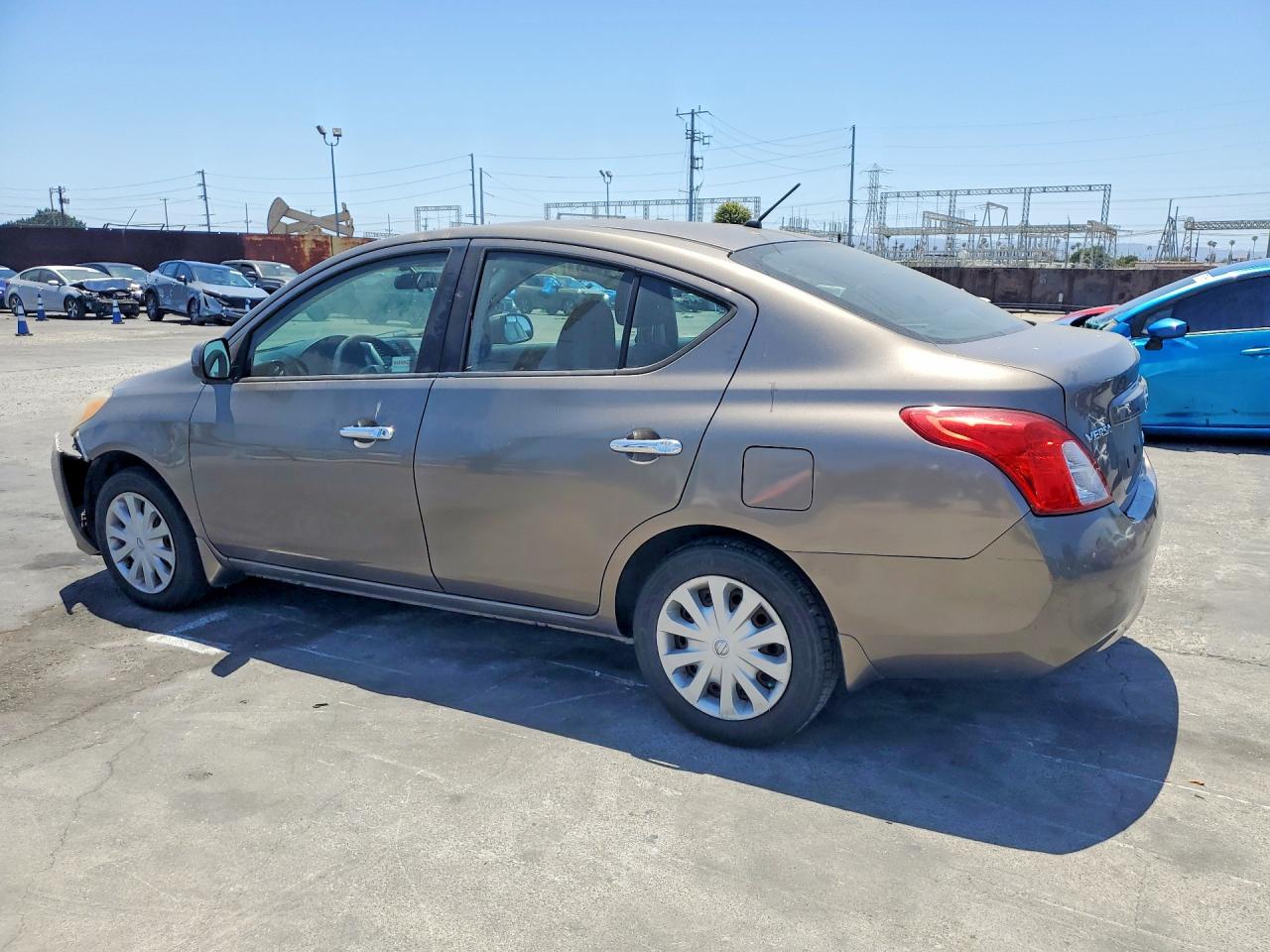 Nissan Versa 1.6 S