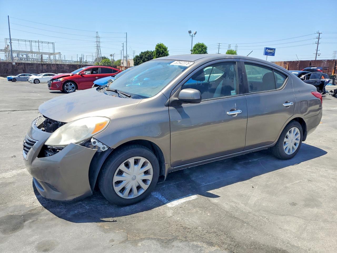 Salvage Nissan Versa Image