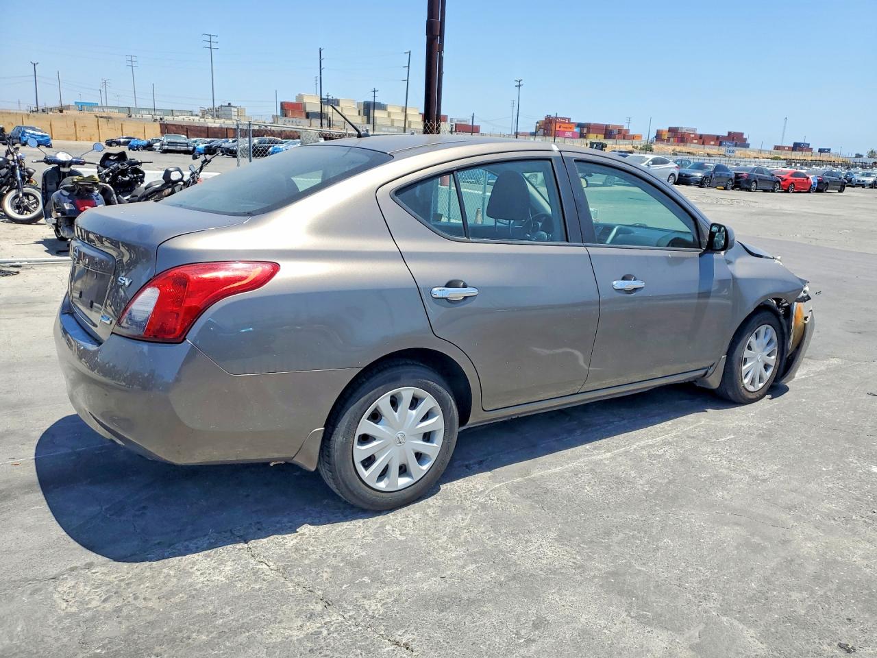 Nissan Versa 1.6 S