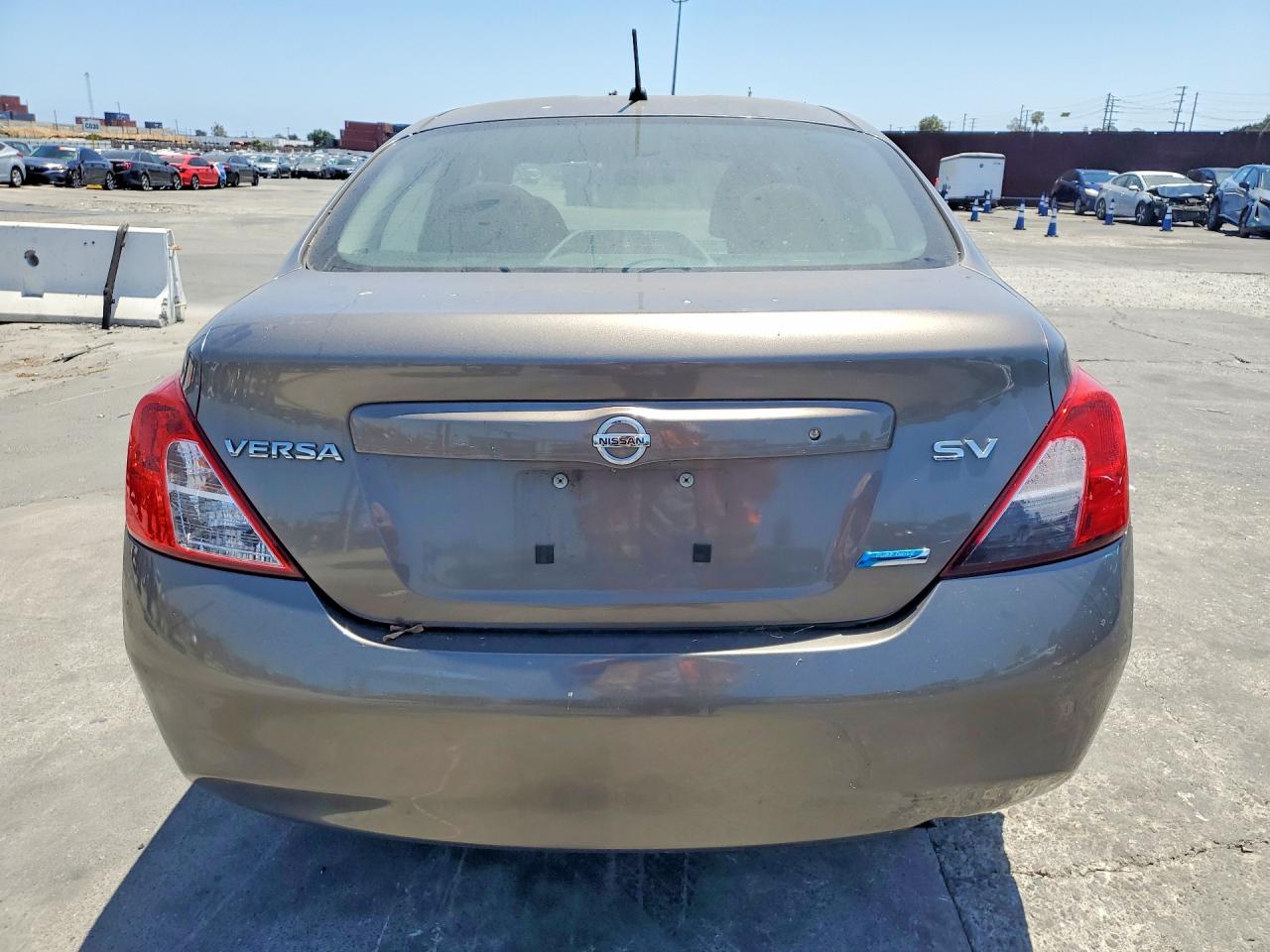 Nissan Versa 1.6 S