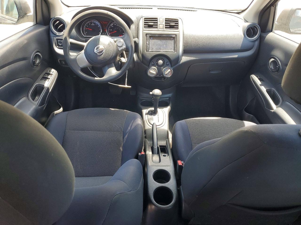 Nissan Versa 1.6 S