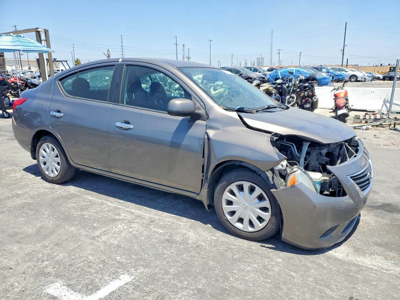 Nissan Versa 1.6 S