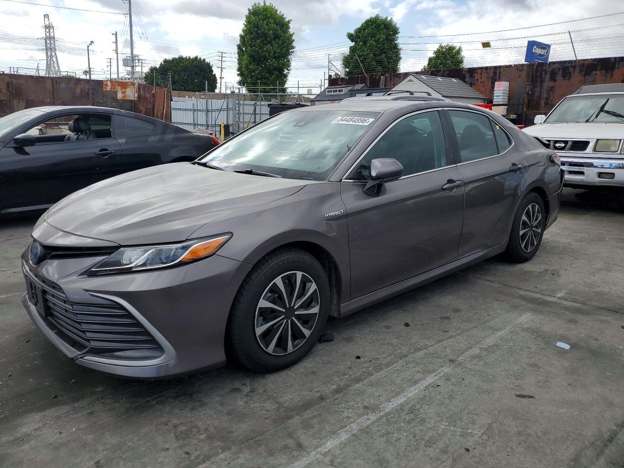Salvage Toyota Camry Image