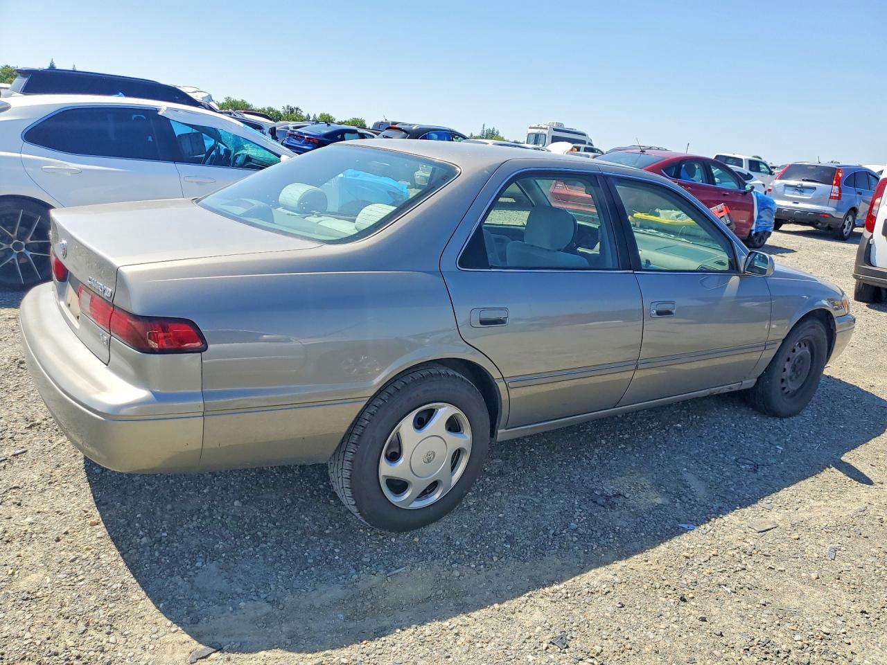 Toyota Camry Le V6