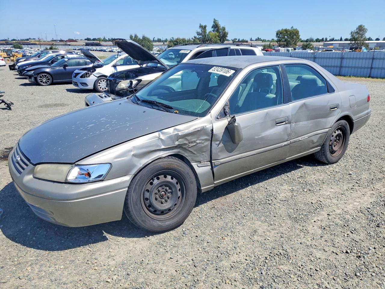 Salvage Toyota Camry Image