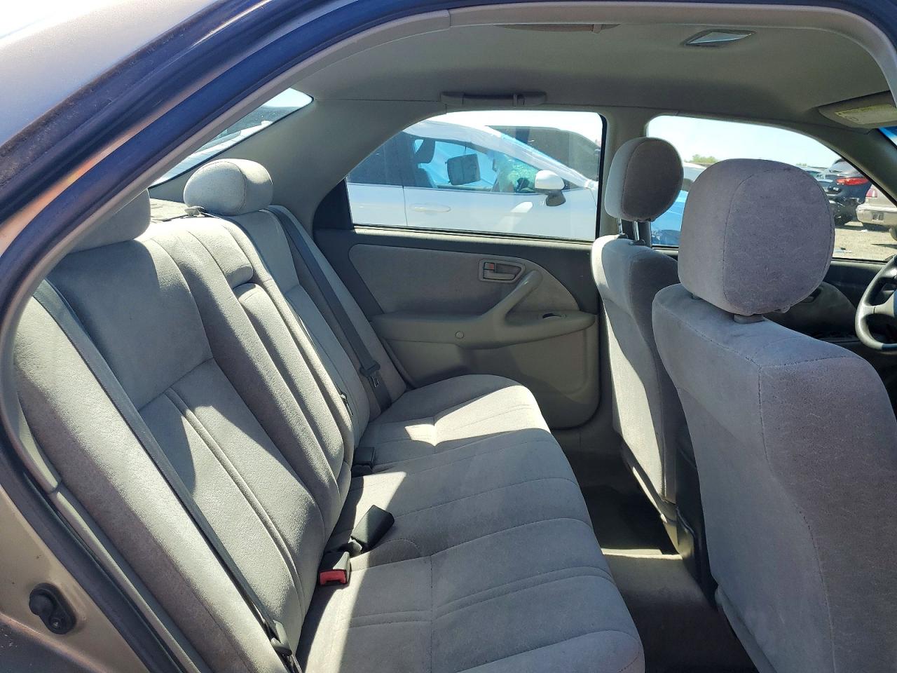 Toyota Camry Le V6