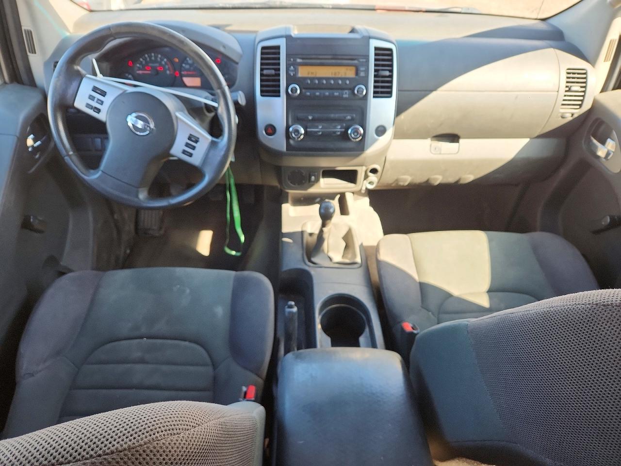 Nissan Frontier S