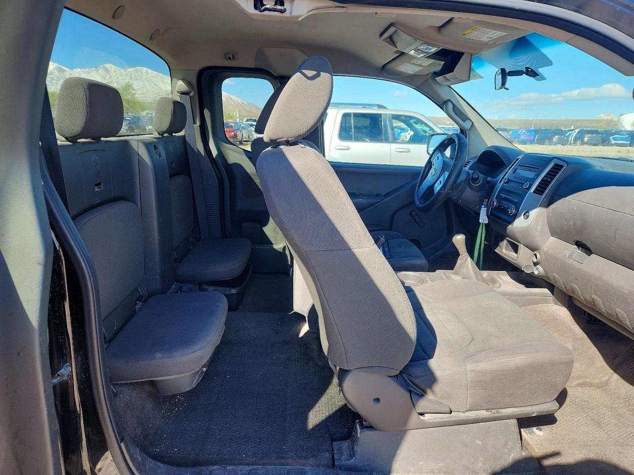 Nissan Frontier S