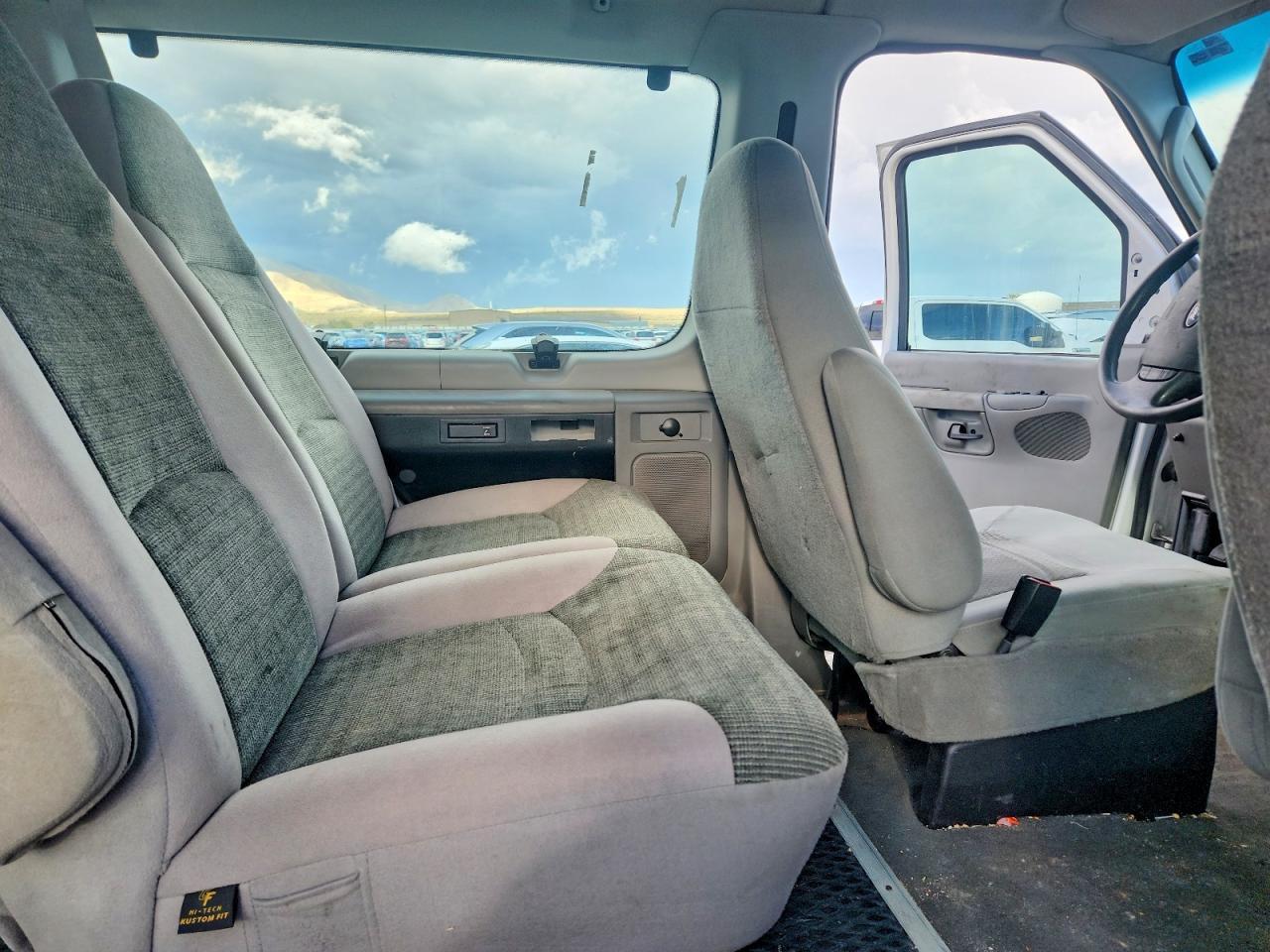 Ford Econoline E350 Super Duty Wagon