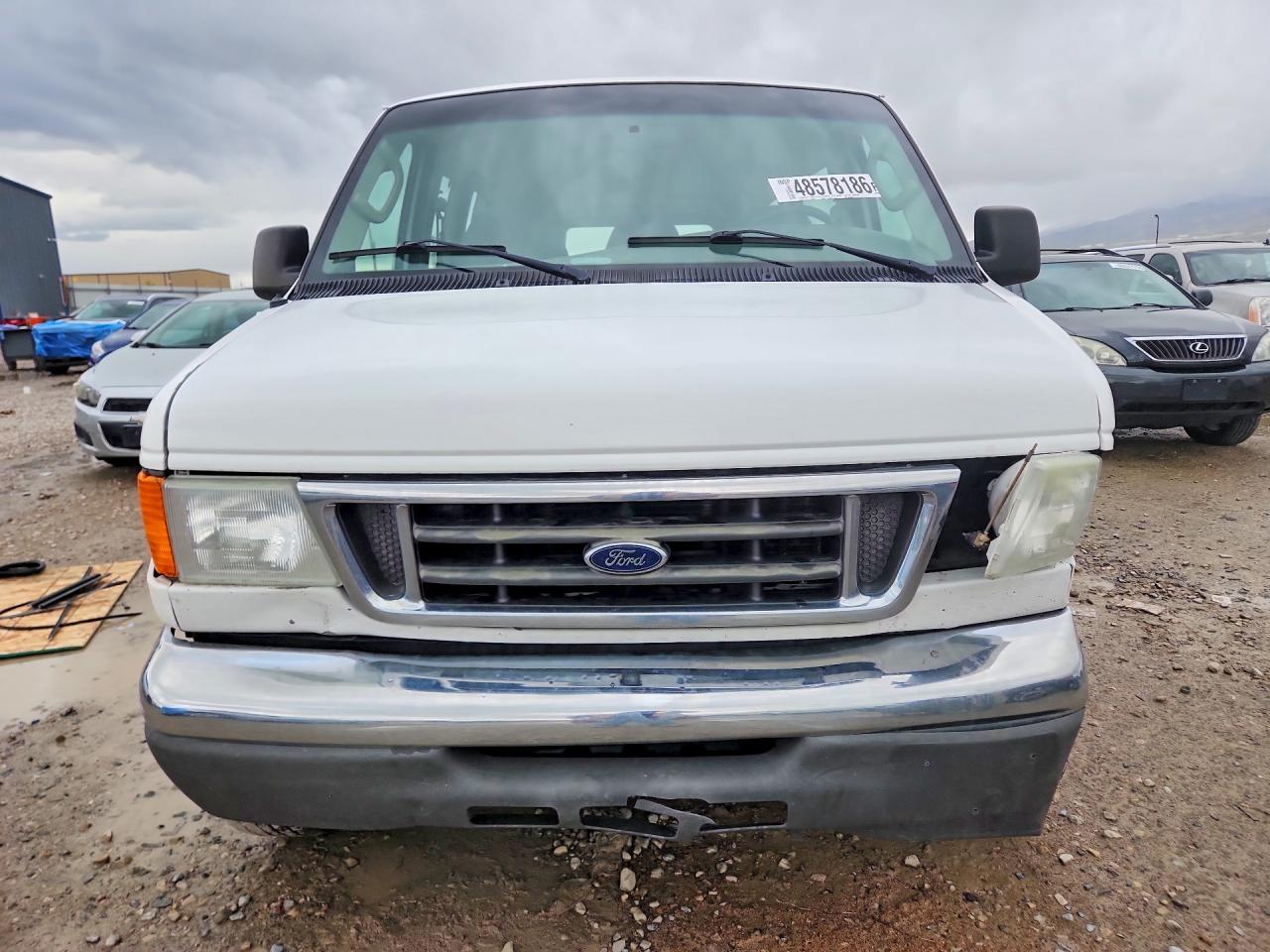 Ford Econoline E350 Super Duty Wagon