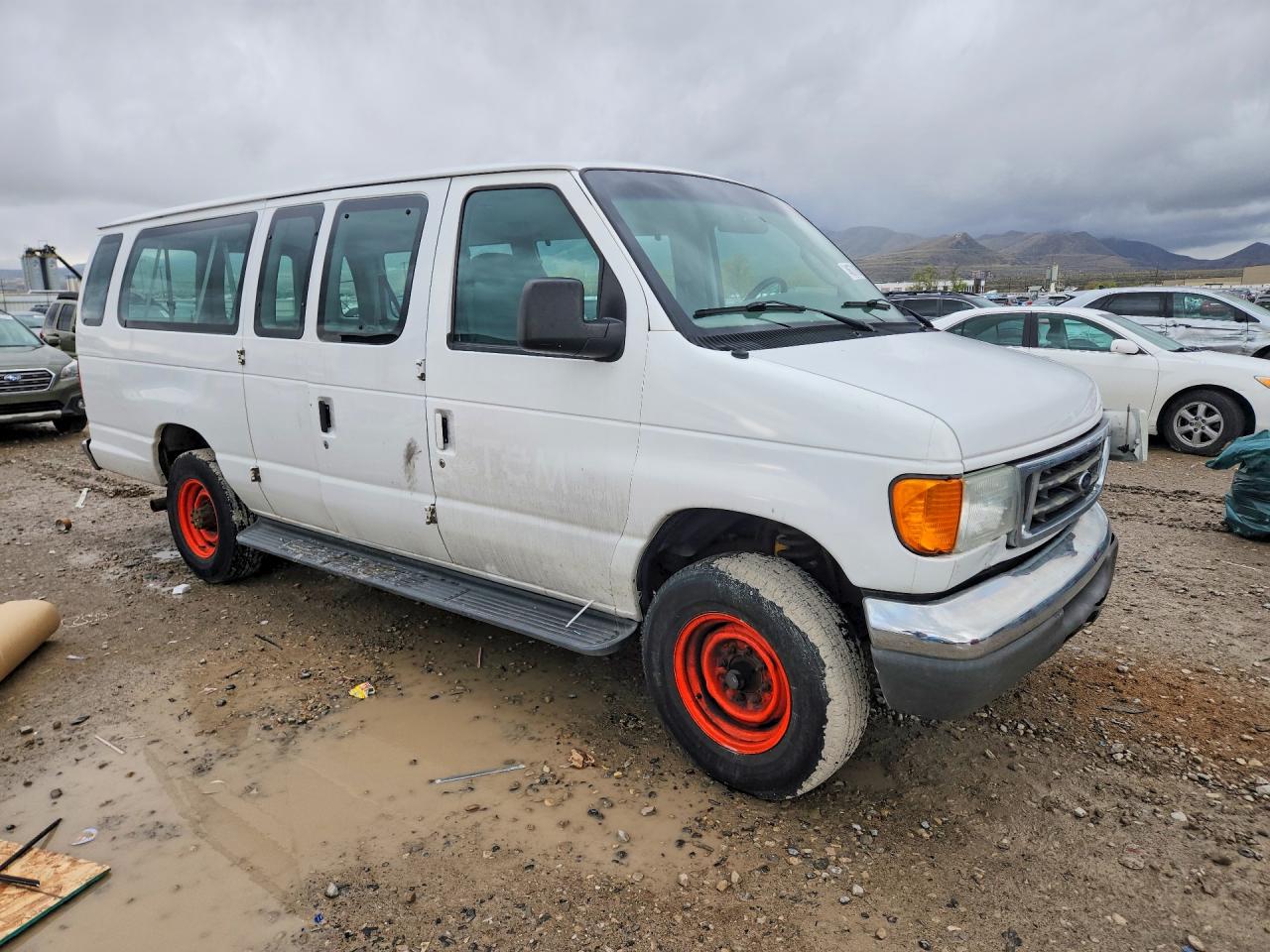 Ford Econoline E350 Super Duty Wagon