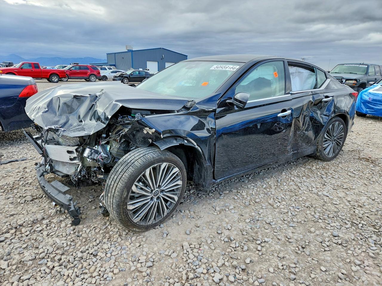 Salvage Nissan Altima Image