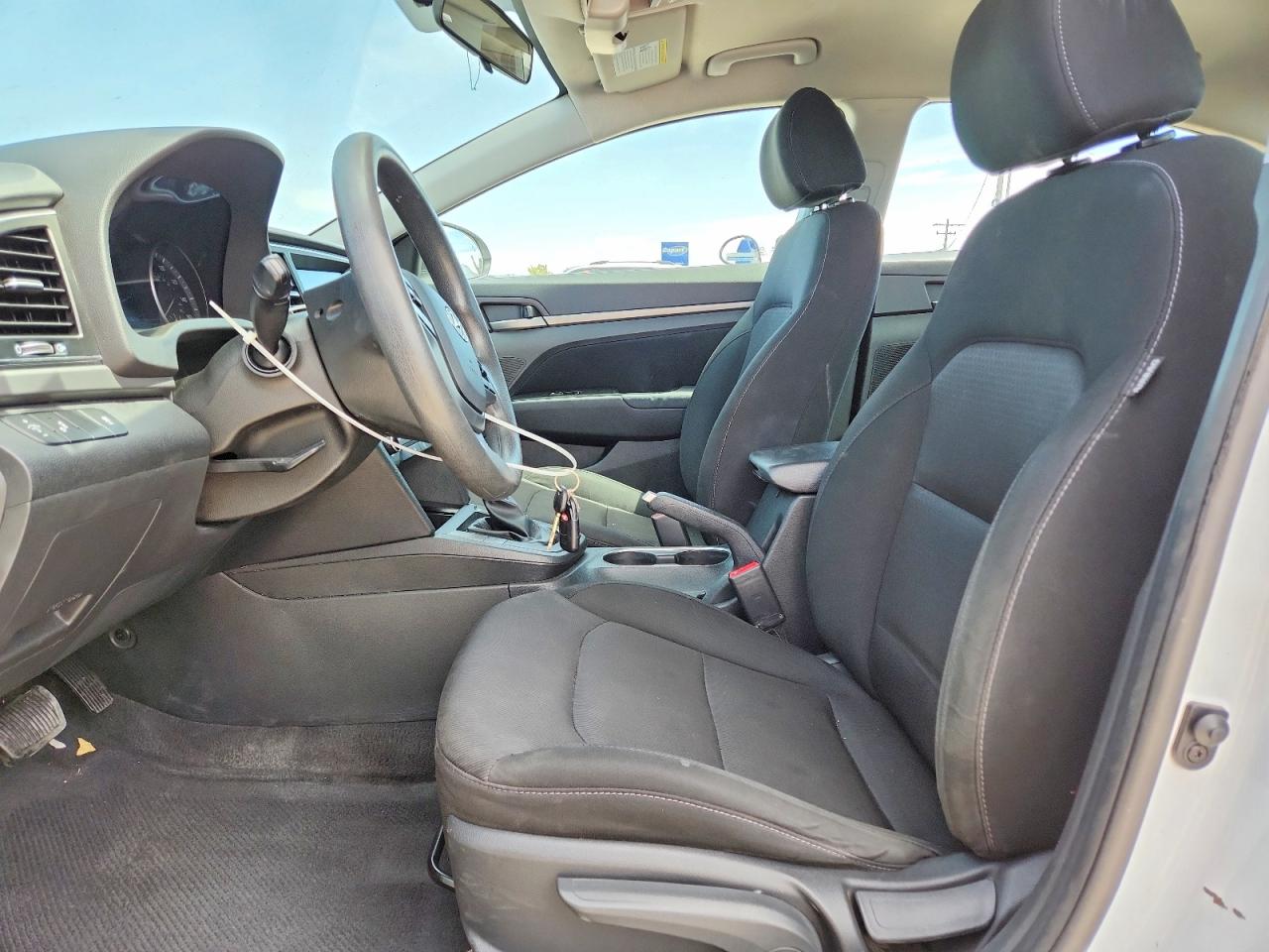 Hyundai ELANTRA Sel