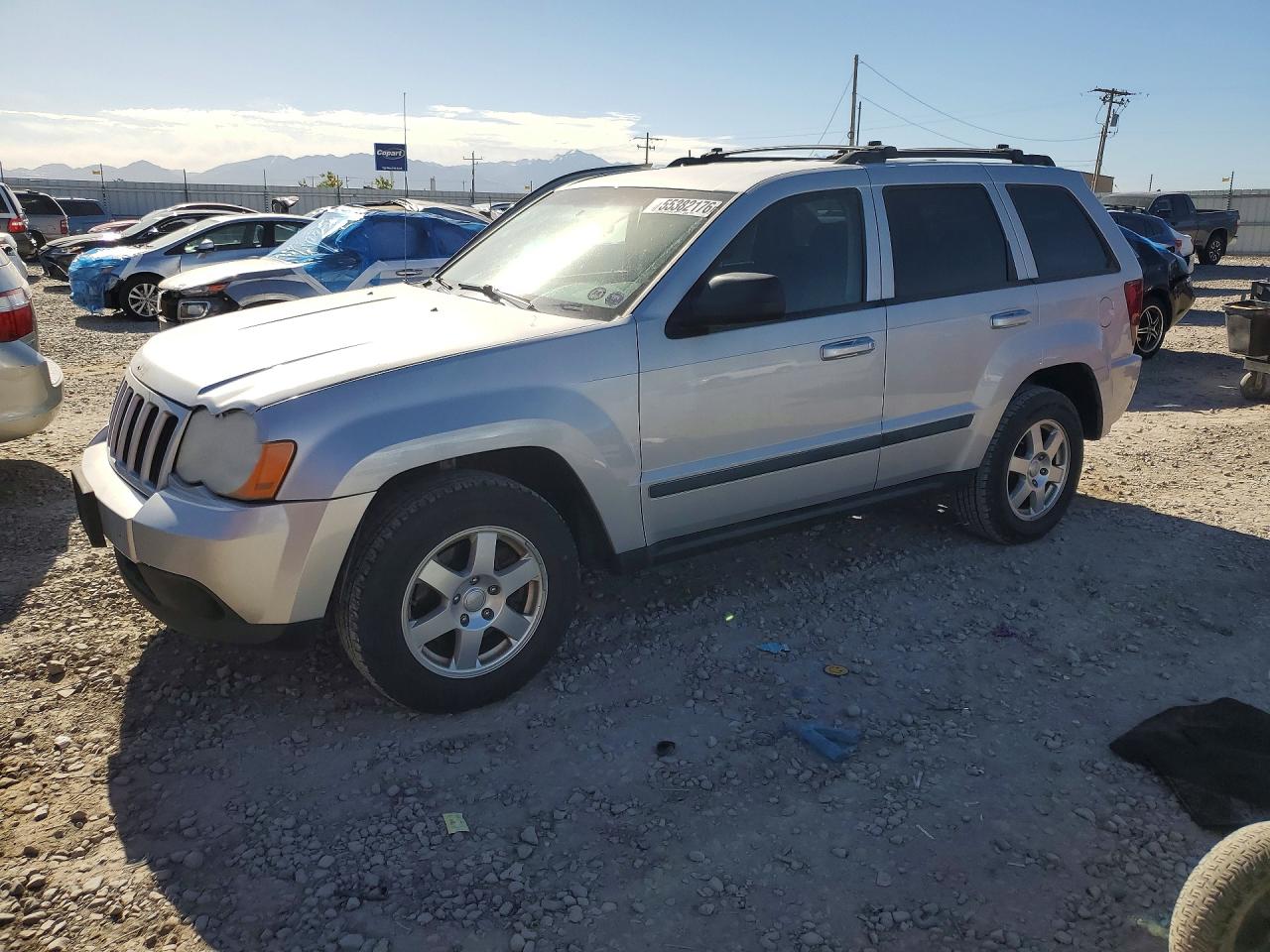 Salvage Jeep Cherokee Image