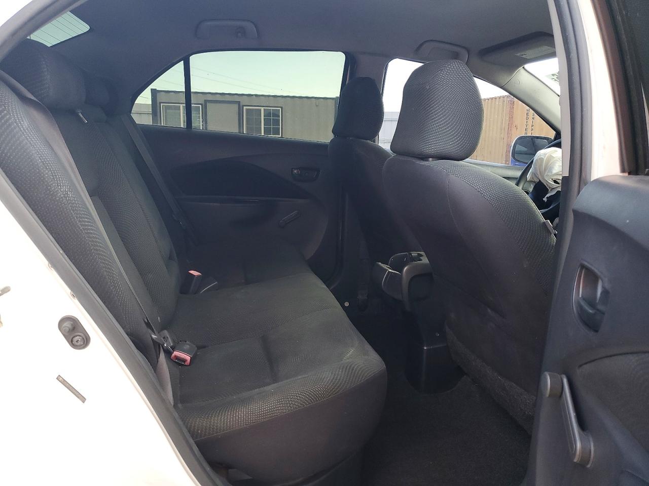 Toyota Yaris Base