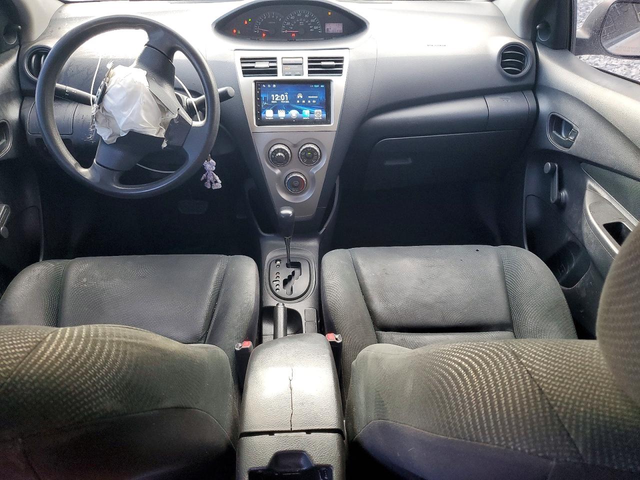 Toyota Yaris Base