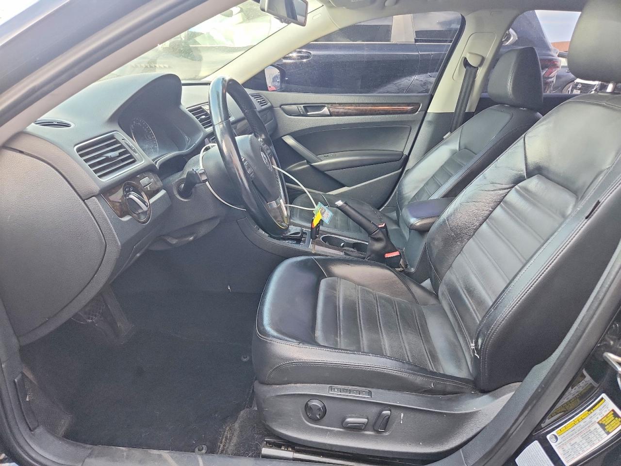 Volkswagen Passat Sel