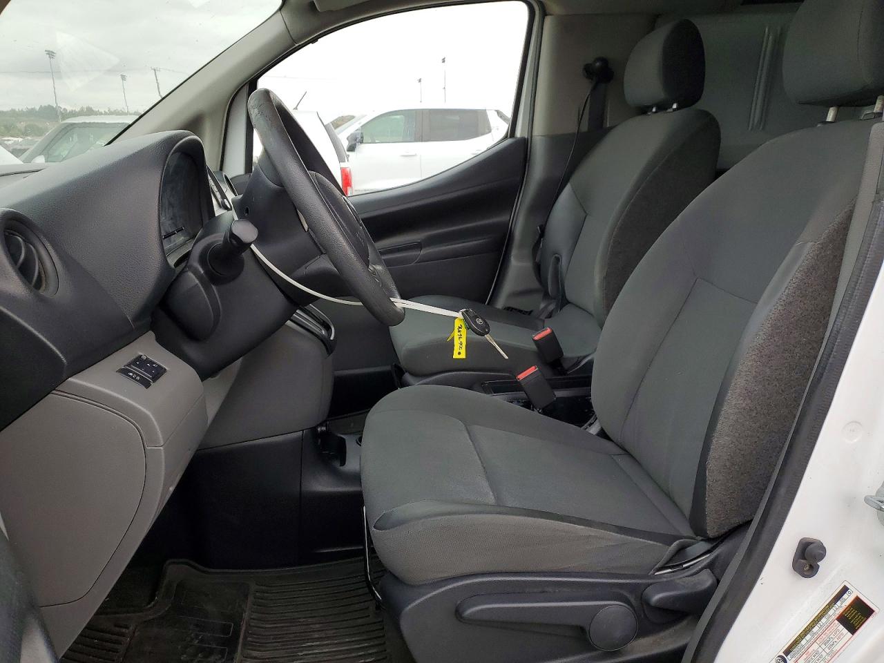 Nissan Nv