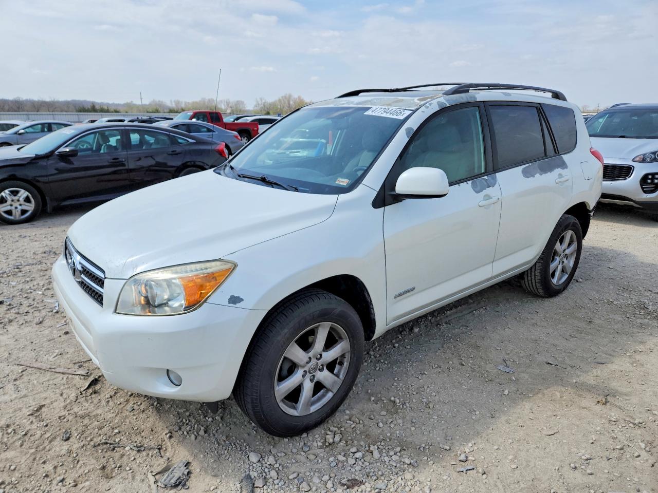Salvage Toyota RAV4 Image