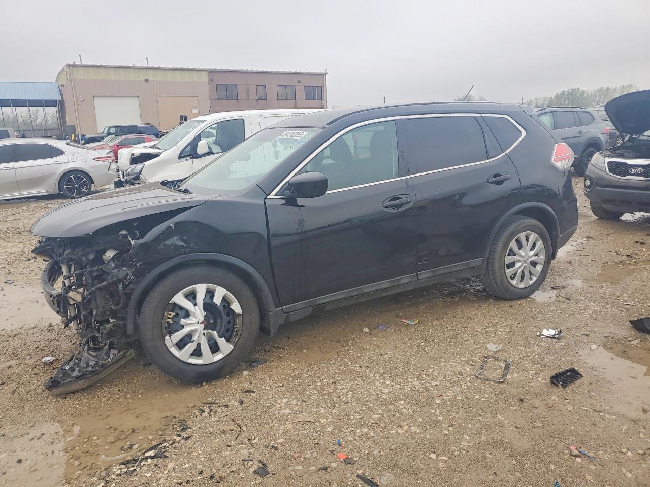 Salvage Nissan Rogue Image