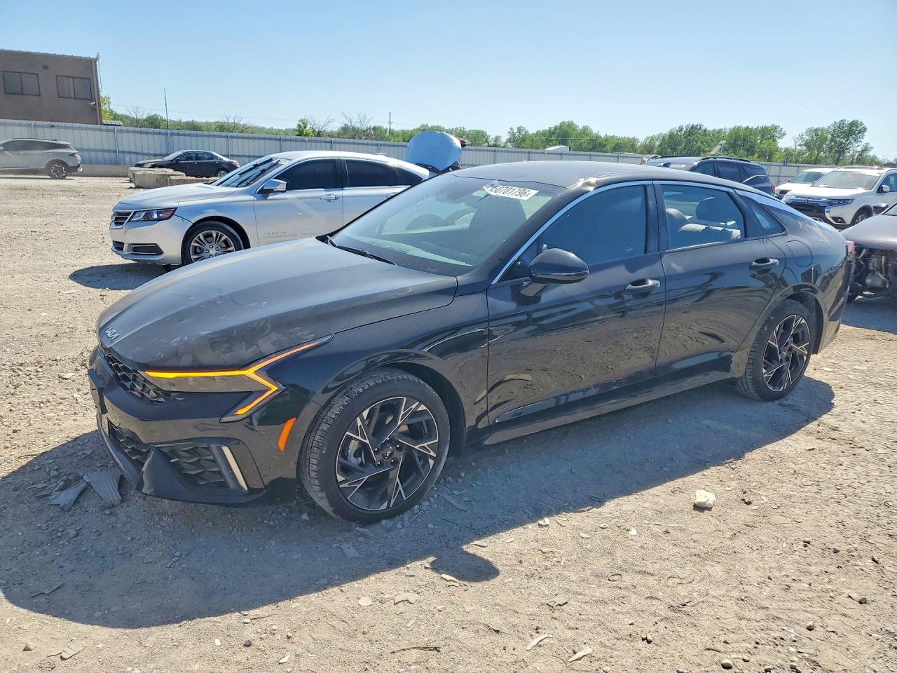 Salvage Kia K5 Image