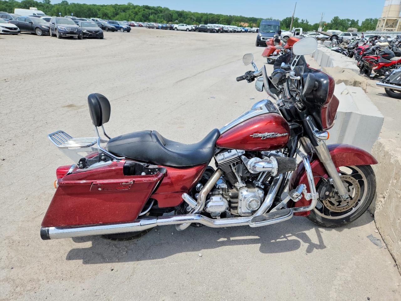 Salvage Harley-Davidson Fl Image