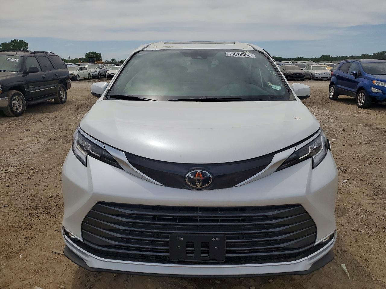 Toyota Sienna Limited 7-passenger