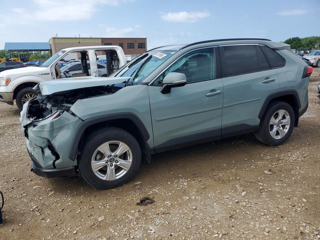Salvage Toyota RAV4 Image