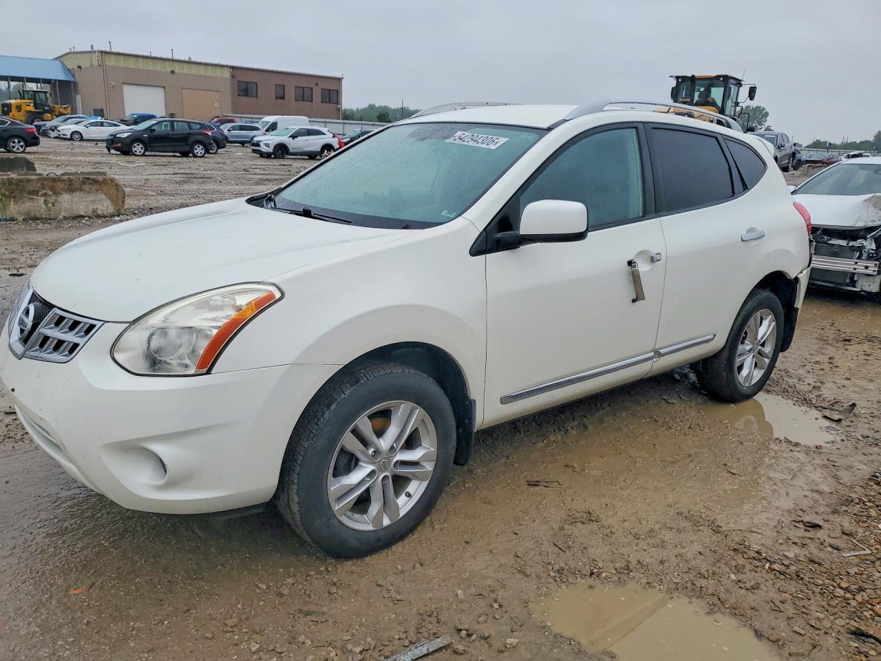 Salvage Nissan Rogue Image