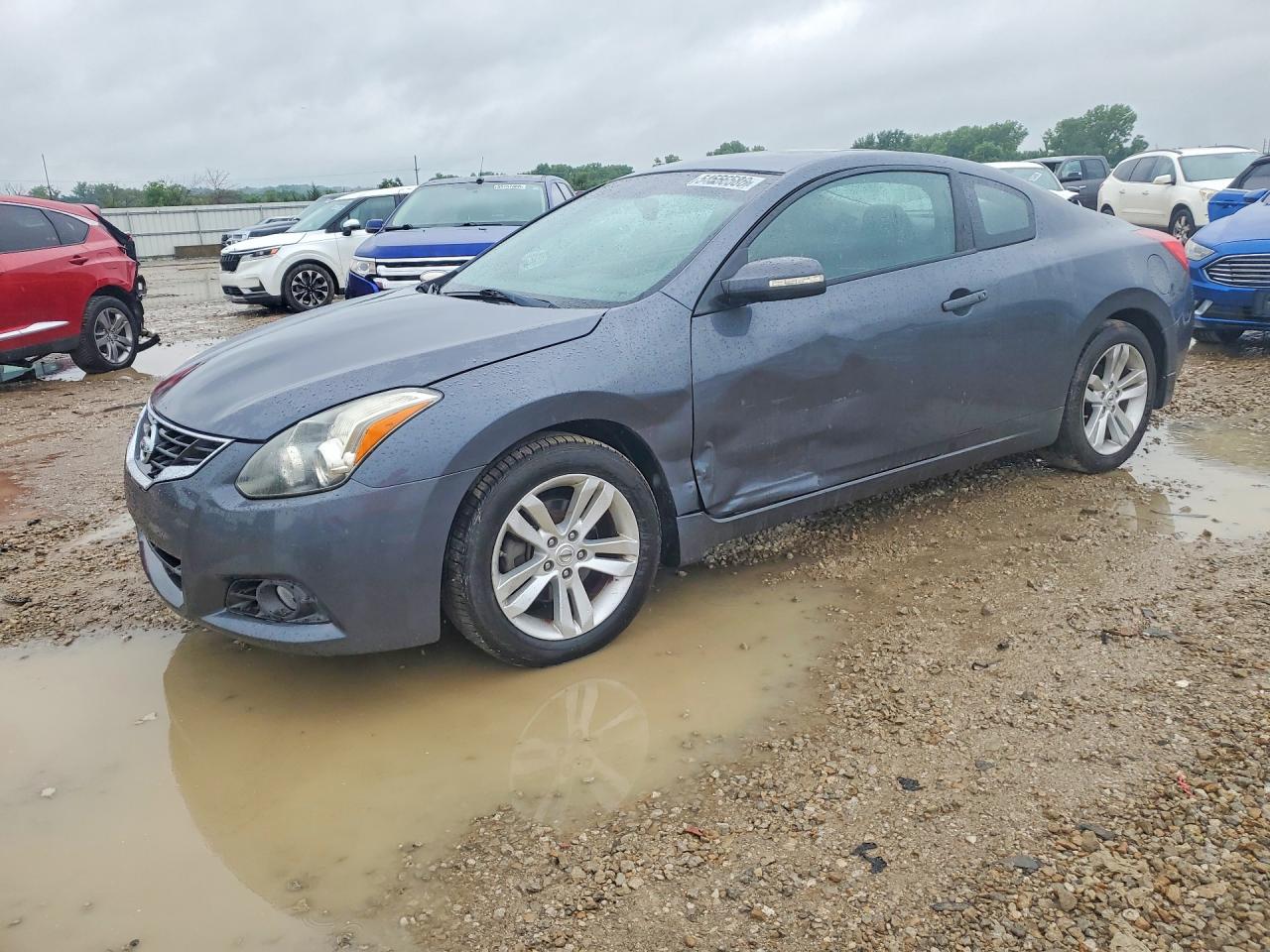 Salvage Nissan Altima Image