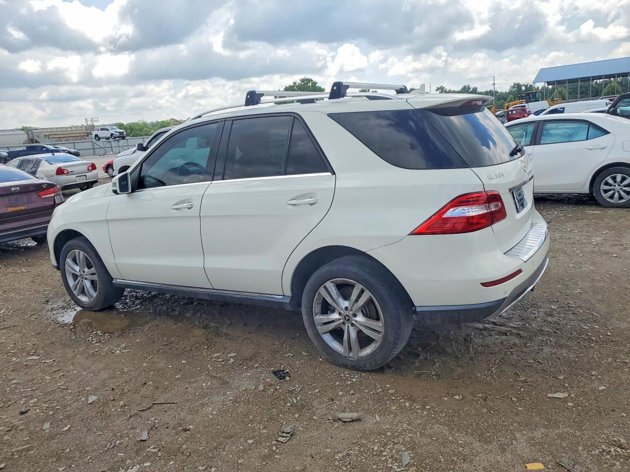 Mercedes-Benz M-Class 350 Bluetec