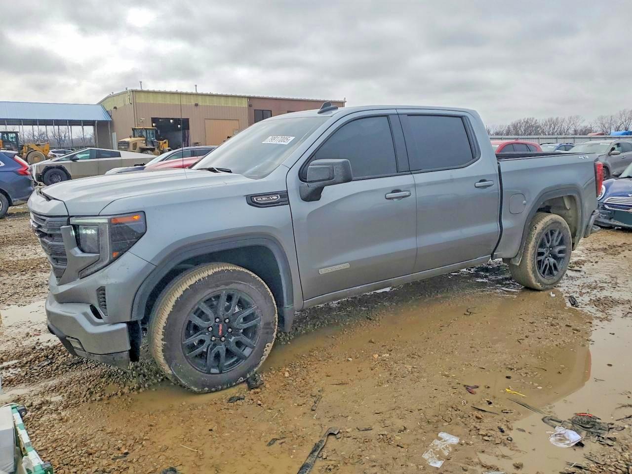 Salvage GMC Sierra Image