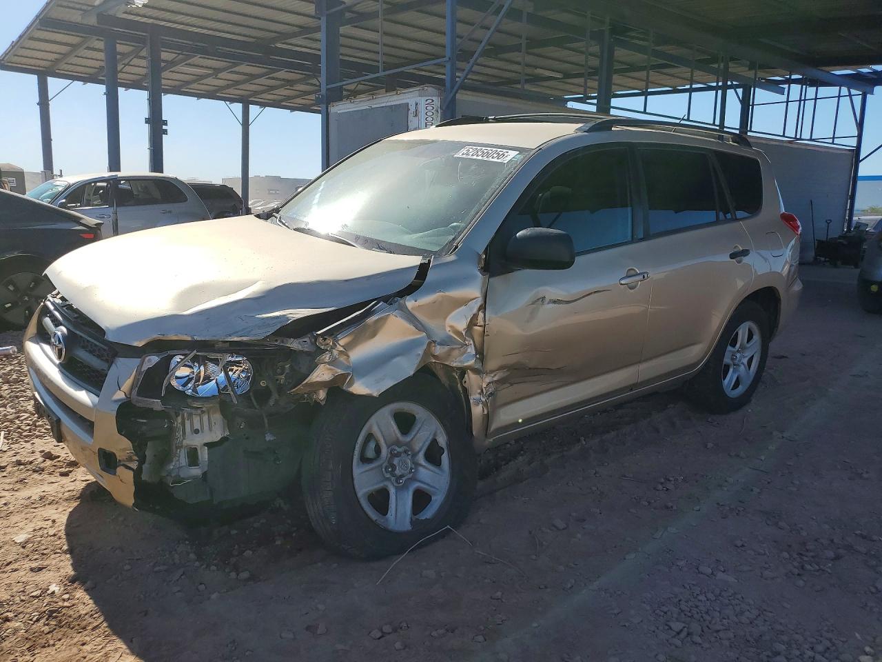 Salvage Toyota RAV4 Image