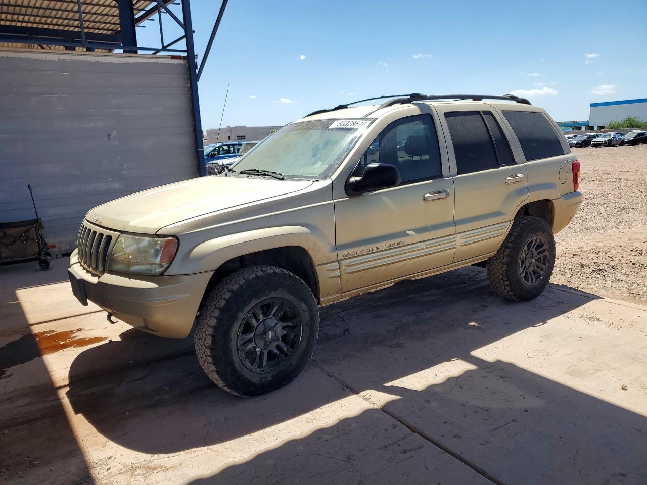 Salvage Jeep Cherokee Image