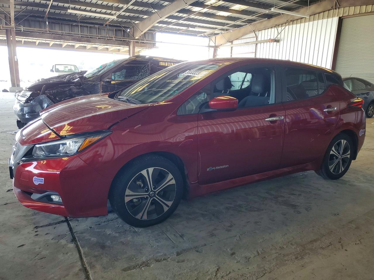 Salvage Nissan LEAF Image