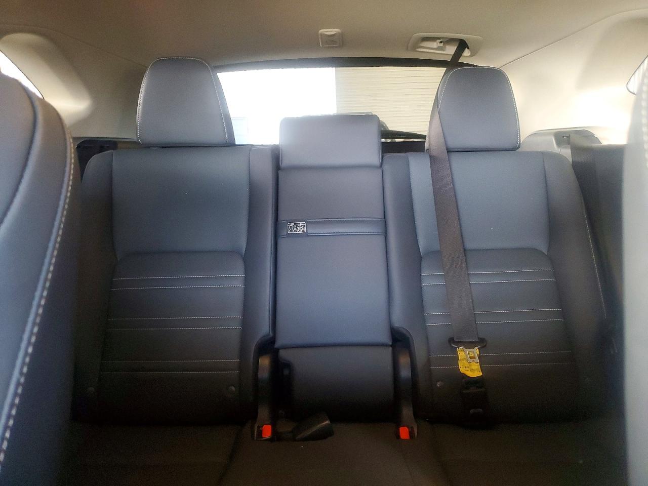 Lexus NX Base