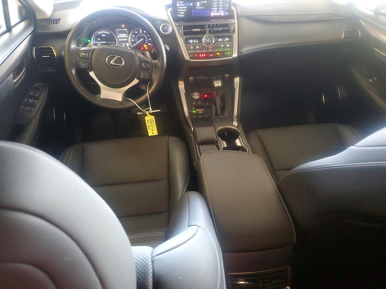 Lexus NX Base