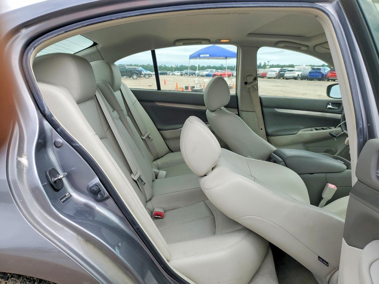 INFINITI Q40 Base