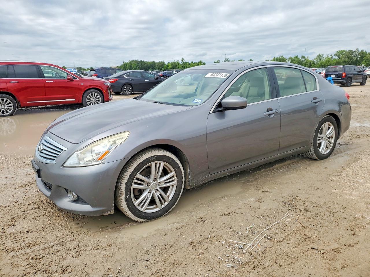 Salvage INFINITI Q40 Image