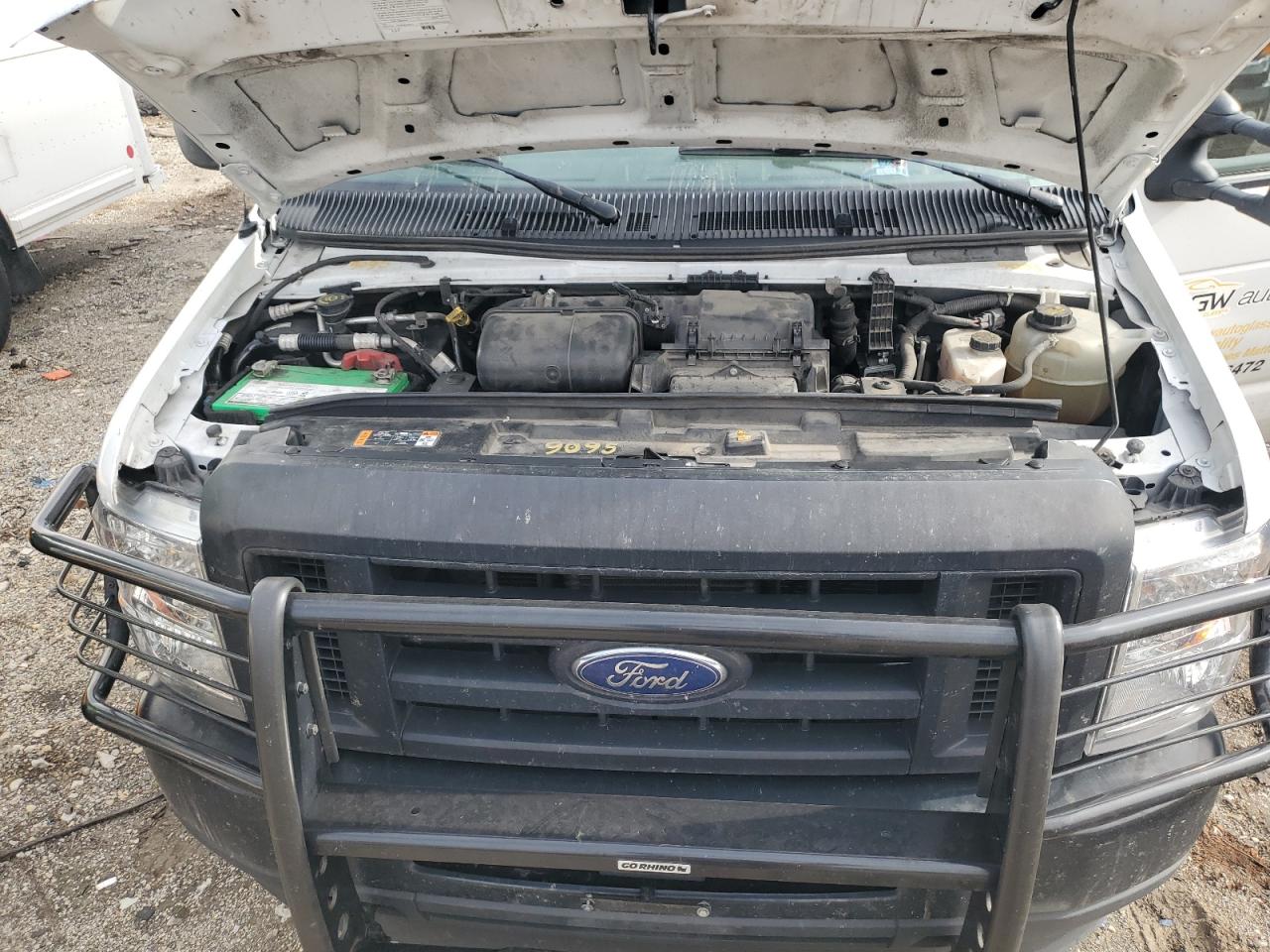 Ford Econoline E350 Super Duty Cutaway Van