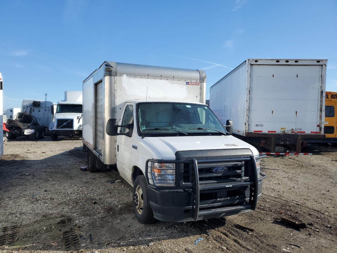 Ford Econoline E350 Super Duty Cutaway Van