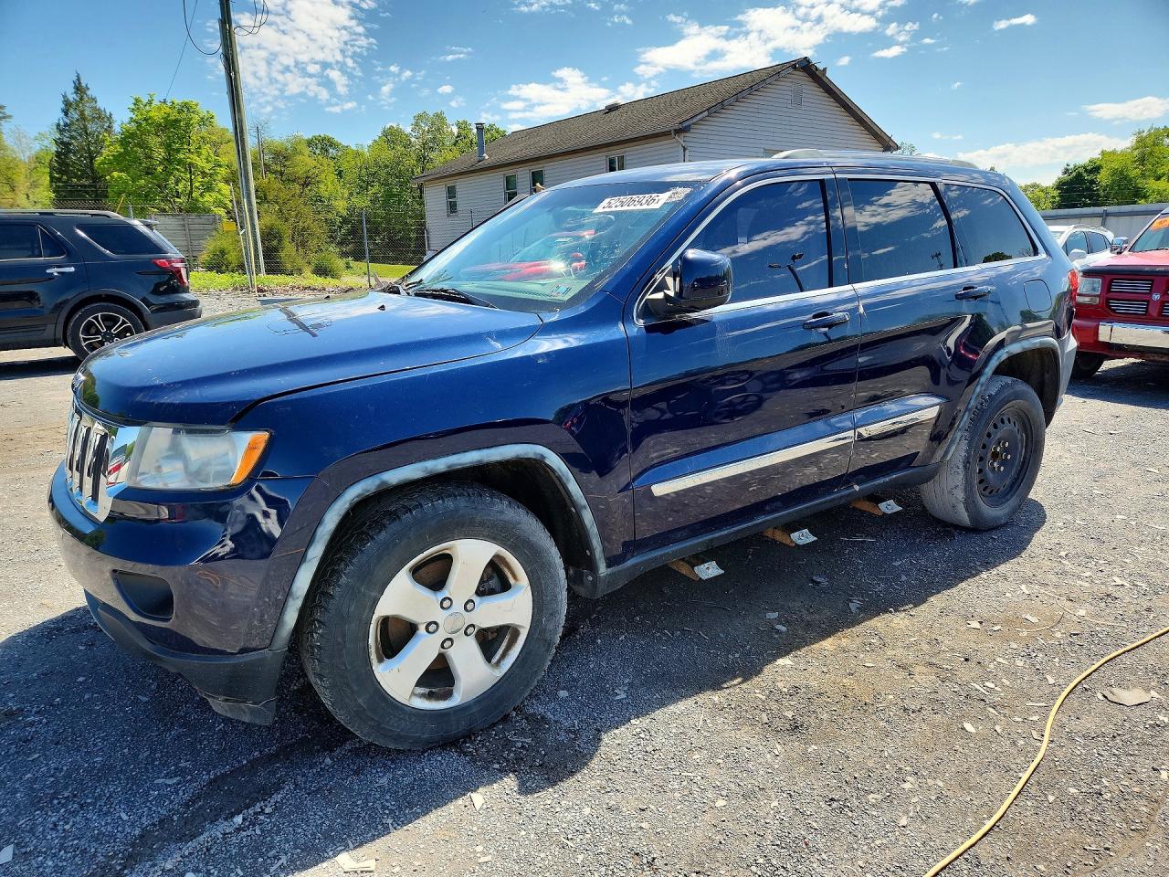 Salvage Jeep Cherokee Image