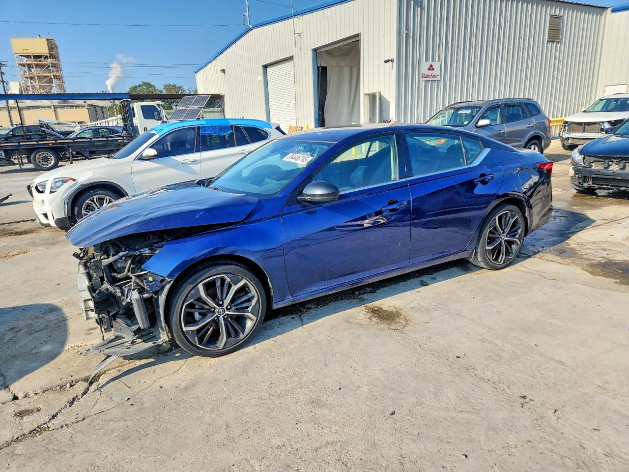 Salvage Nissan Altima Image