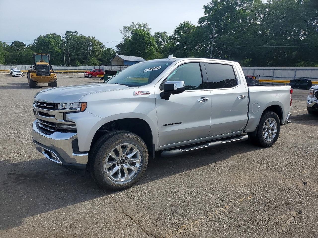 Salvage Chevrolet Silverado Image