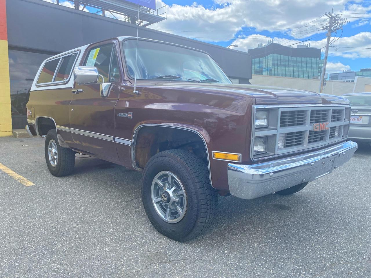 Salvage GMC Jimmy Image