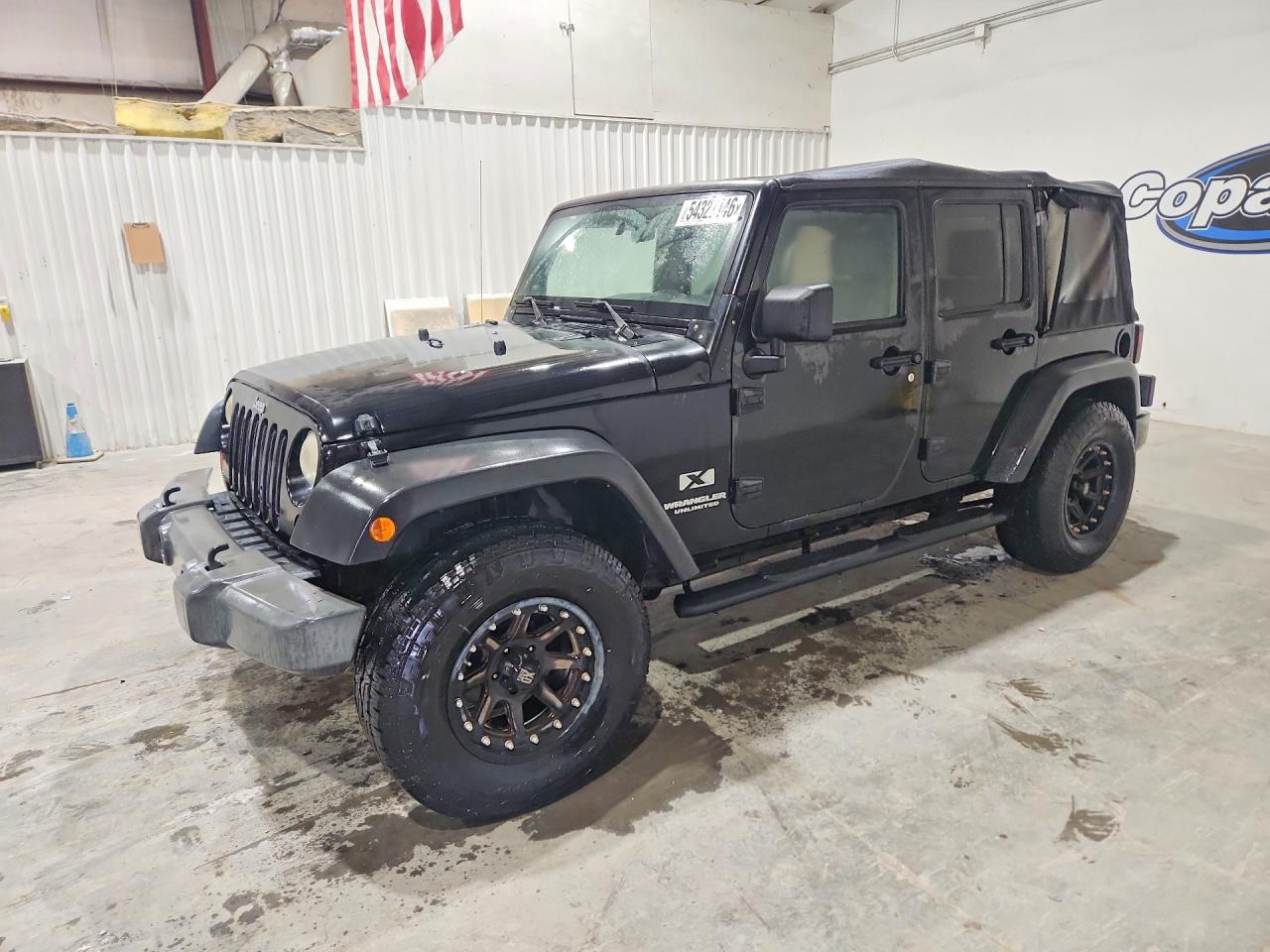 Salvage Jeep Wrangler Image